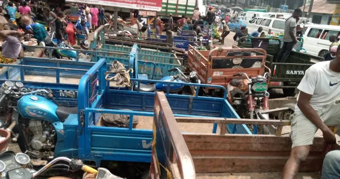 enquete-interdiction-de-la-circulation-des-motos-dans-abidjan-dur-dur-pour-les-conducteurs-de-tricycles